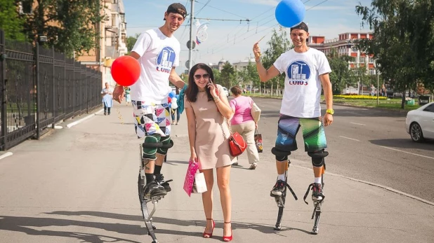 В Барнауле прошел первый "флешмоб" от застройщика.