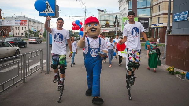 В Барнауле прошел первый "флешмоб" от застройщика.