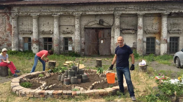 Субботник на Спичечной фабрике в Барнауле.