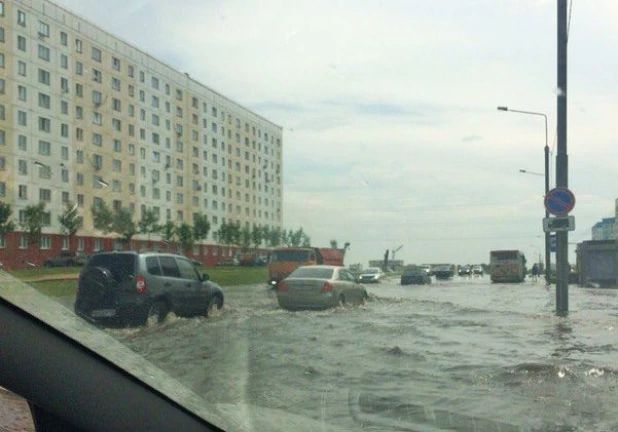 Проливные дожди затопили Новосибирск.