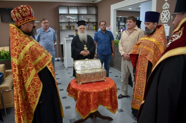 В Горно-Алтайск из Греции привезли десницу святого великомученика Димитрия Солунского 