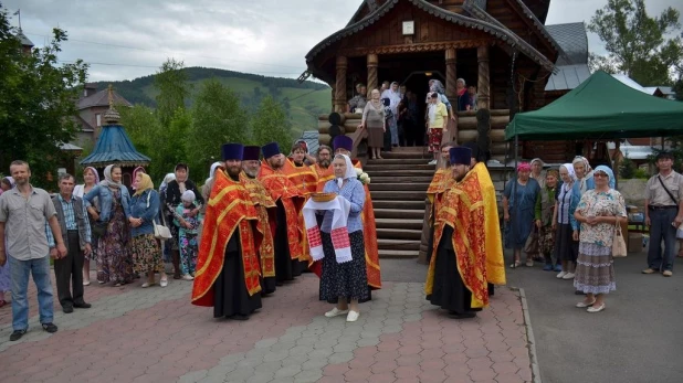 В Горно-Алтайск из Греции привезли десницу святого великомученика Димитрия Солунского 