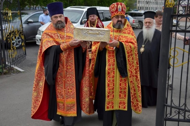 В Горно-Алтайск из Греции привезли десницу святого великомученика Димитрия Солунского 