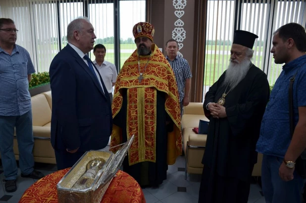 В Горно-Алтайск из Греции привезли десницу святого великомученика Димитрия Солунского 