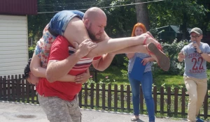 Чемпионат по переносу жён в "Лесной сказке".