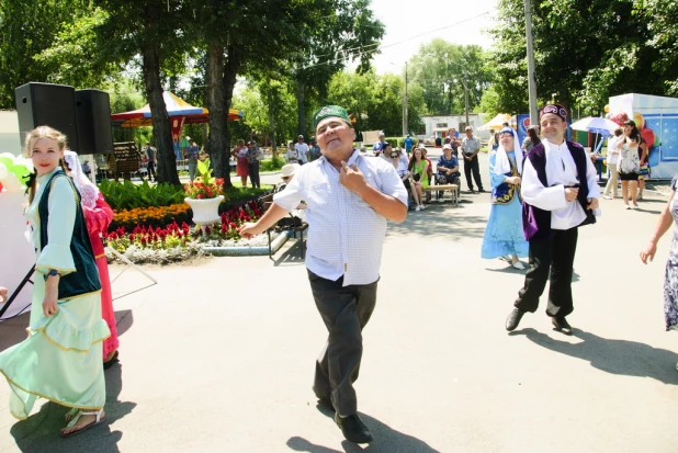 Как в Барнауле отпраздновали Сабантуй. 9 июля 2016 год.