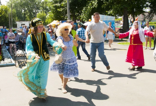 Как в Барнауле отпраздновали Сабантуй. 9 июля 2016 год.