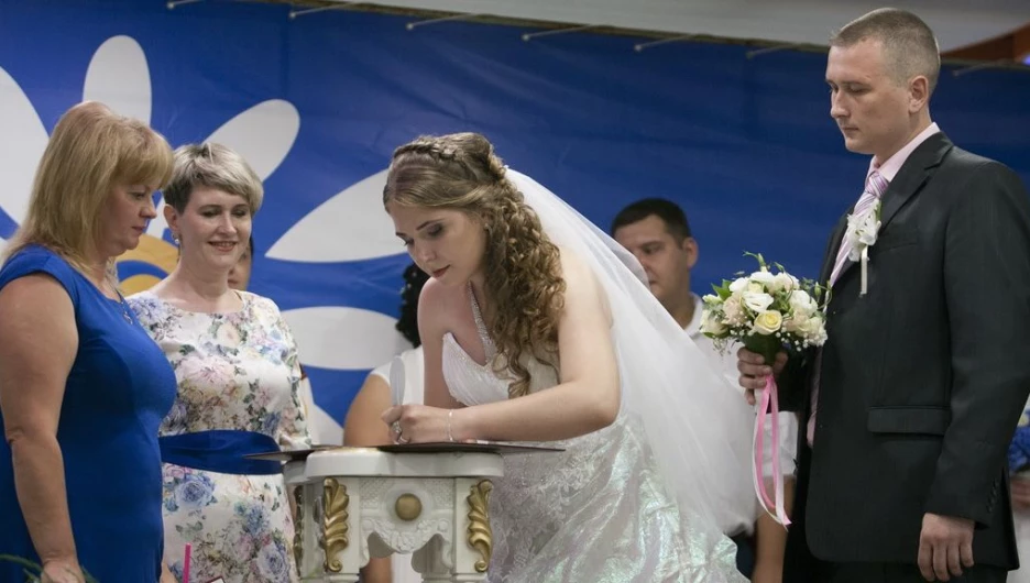 В Индустриальном районе отметили День семьи, любви и верности.