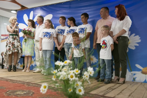 В Индустриальном районе отметили День семьи, любви и верности.