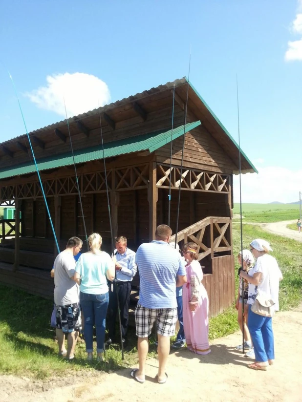 В "Парке животных ледникового периода" прошел рыболовный праздник.