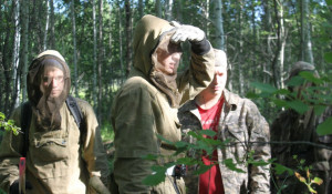 В Алтайском крае студенты медицинского университета помогают лесоводам ухаживать за лесом.