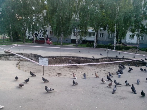 В сквере на ул. Молодежной строят фонтан.