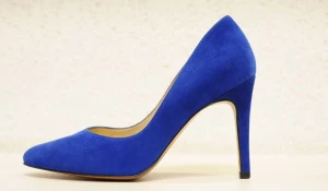 В Барнауле продолжается распродажа обуви немецких брендов.