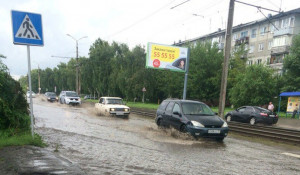 Улицы Барнаула затопило