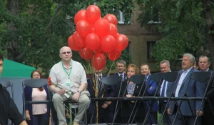 Актёр Валерий Баринов (сидит).