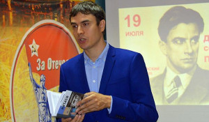 Сергей Шаргунов выступил в Клубе почитателей советского стиля. Барнаул, 19 июля 2016 года.