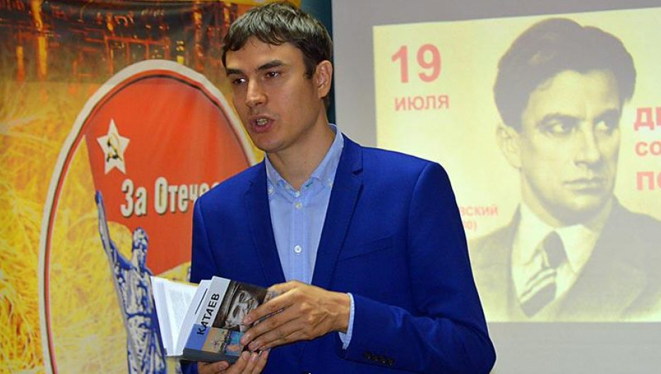 Сергей Шаргунов выступил в Клубе почитателей советского стиля. Барнаул, 19 июля 2016 года.