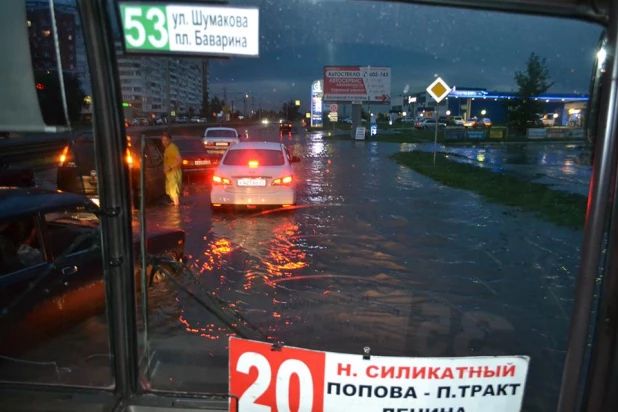 Потоп на улице Попова. Барнаул, 20 июля 2016 года.