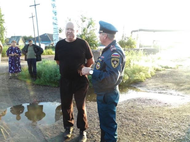 В подтопленном селе Шипуново. 21 июля 2016 года.