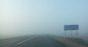 Туман на трассе.