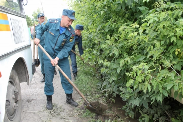 МЧС в затопленном Шипуново.