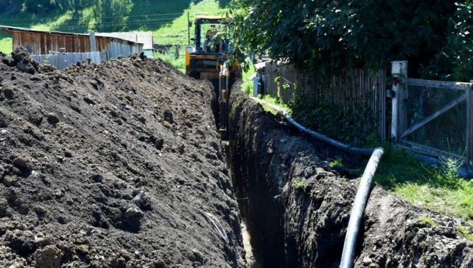 Строительство водопровода в Сибирячихе.