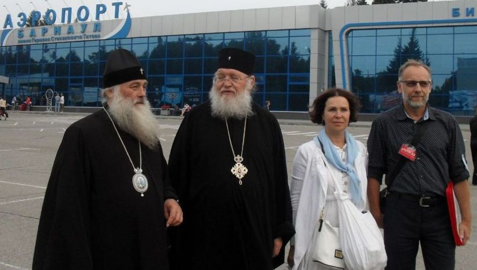 Глава РПЦЗ митрополит Иларион с группой паломников приехал на Алтай.