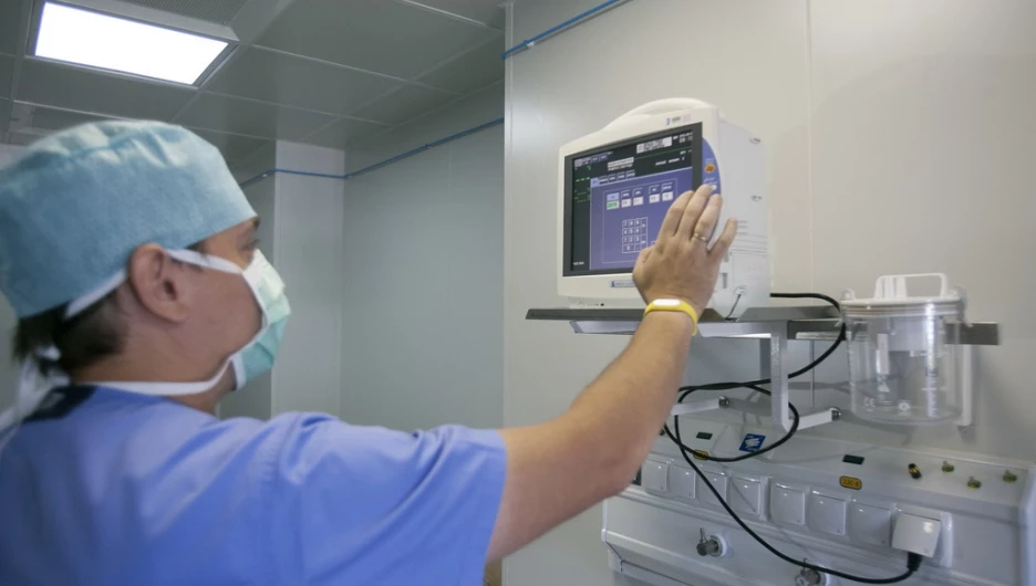 В Барнауле впервые провели операцию по трансплантации печени.