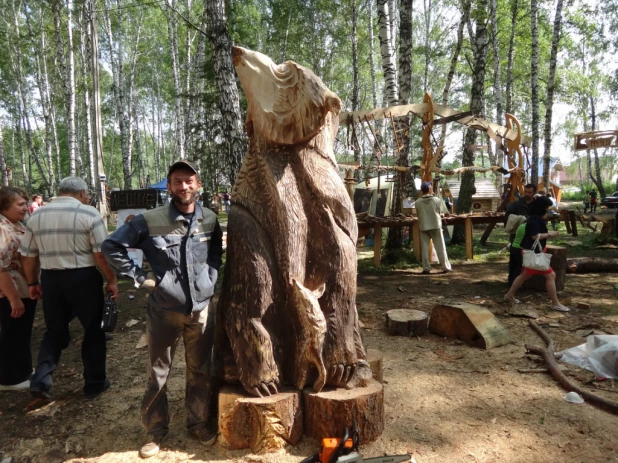 Александр Парфёнов в Томске на "Празднике топора" (1-е место).