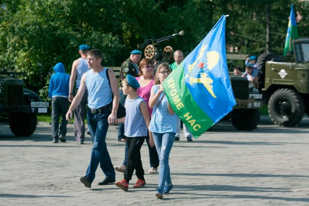 День ВДВ в Барнауле. 2 августа 2016.