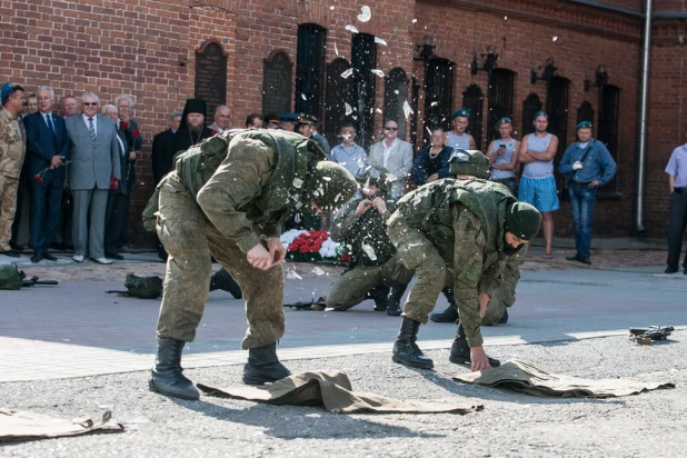 День ВДВ в Барнауле. 2 августа 2016.