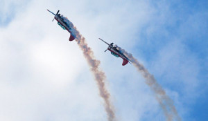 Барнаульская пилотажная группа "Открытое небо" удивила новосибирцев 