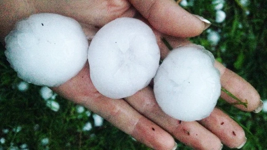 В Чемальском районе выпал град. 6 августа 2016 года.