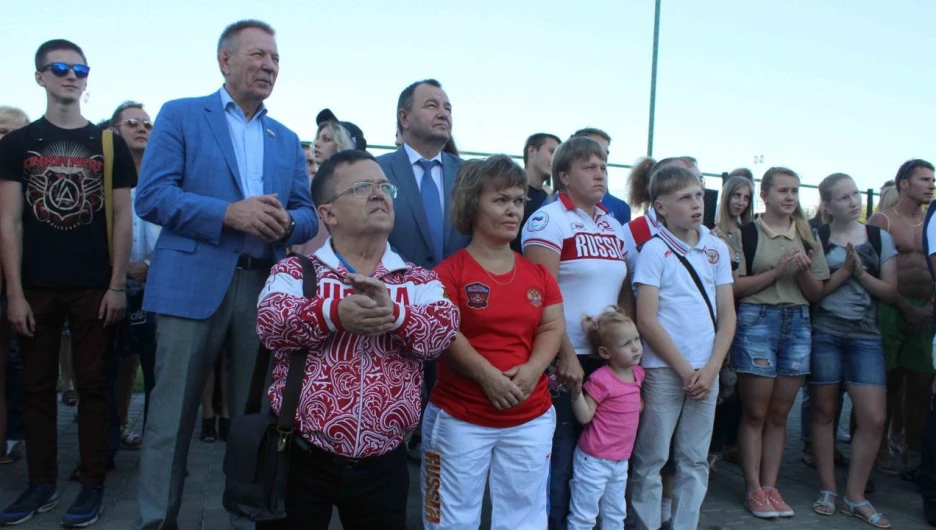 Барнаульцы поддержали Олимпийское движение.