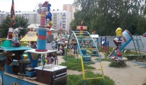 Детская площадка на улице Чихачева.