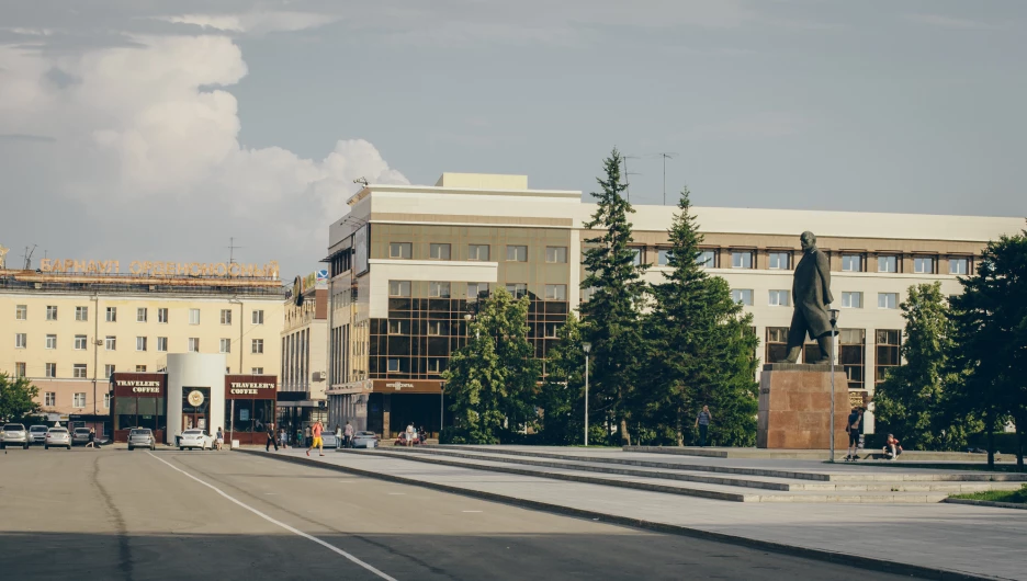 Площадь Советов. ЦУМ, гостиница "Центральная". 