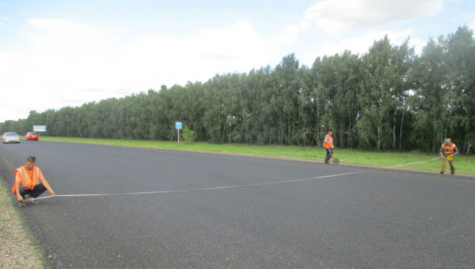 Отремонтированная трасса Барнаул-Камень-на-Оби - граница с Новосибирской областью.