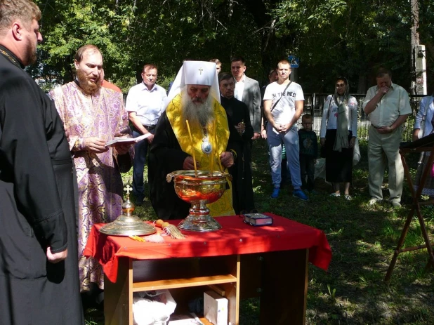 На поселке Восточном установили поклонный крест.