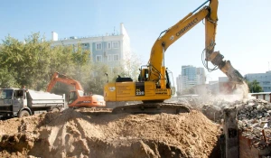 В Барнауле снесли знаменитый "разлом".