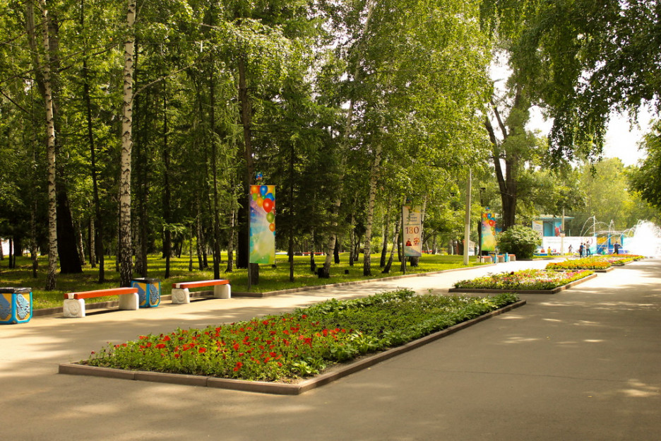 Парк барнаул сайт. Барнаул парк. Парк изумрудный Барнаул. Центральный парк Барнаул. Городской парк Барнаул.