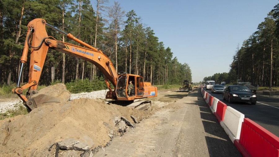 Расширение подъездов к путепроводу через пути на шоссе Ленточный бор в Барнауле.