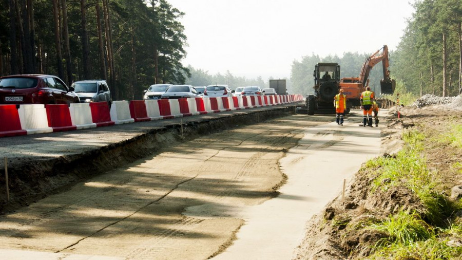 Расширение подъездов к путепроводу через пути на шоссе Ленточный бор в Барнауле.