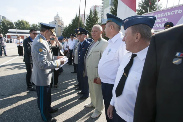 В Барнауле отпраздновали 50-летие со дня основания летного училища.