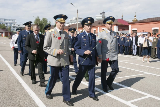 В Барнауле отпраздновали 50-летие со дня основания летного училища.