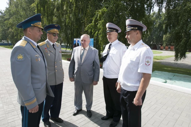 В Барнауле отпраздновали 50-летие со дня основания летного училища.