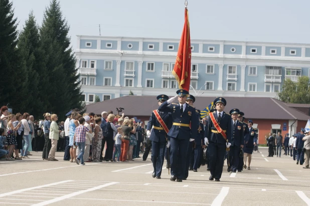 В Барнауле отпраздновали 50-летие со дня основания летного училища.