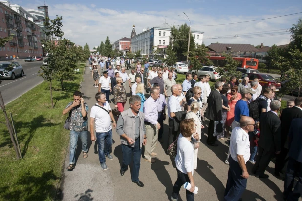 В Барнауле отпраздновали 50-летие со дня основания летного училища.