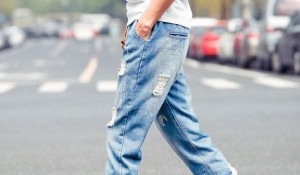 Все, что нужно стильному мужчине — это крутые джинсы.