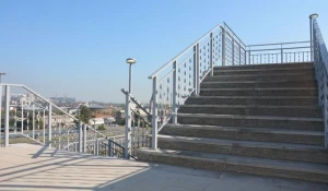 Обновленная лестница в Нагорный парк.
