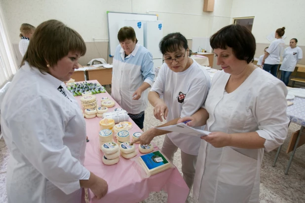 На Алтае проходит самая масштабная профессиональная дегустация сыра.